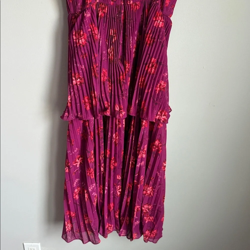 Amur Catarina V Neck Pleated Dress 2 - Picture 9 of 16